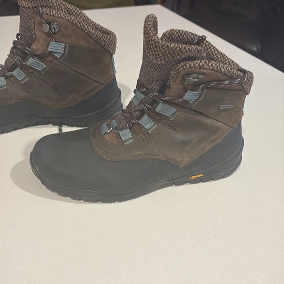 Merrell Brown and Black hiking waterproof Boots with Fuzzy Lining - Picture 11 of 14